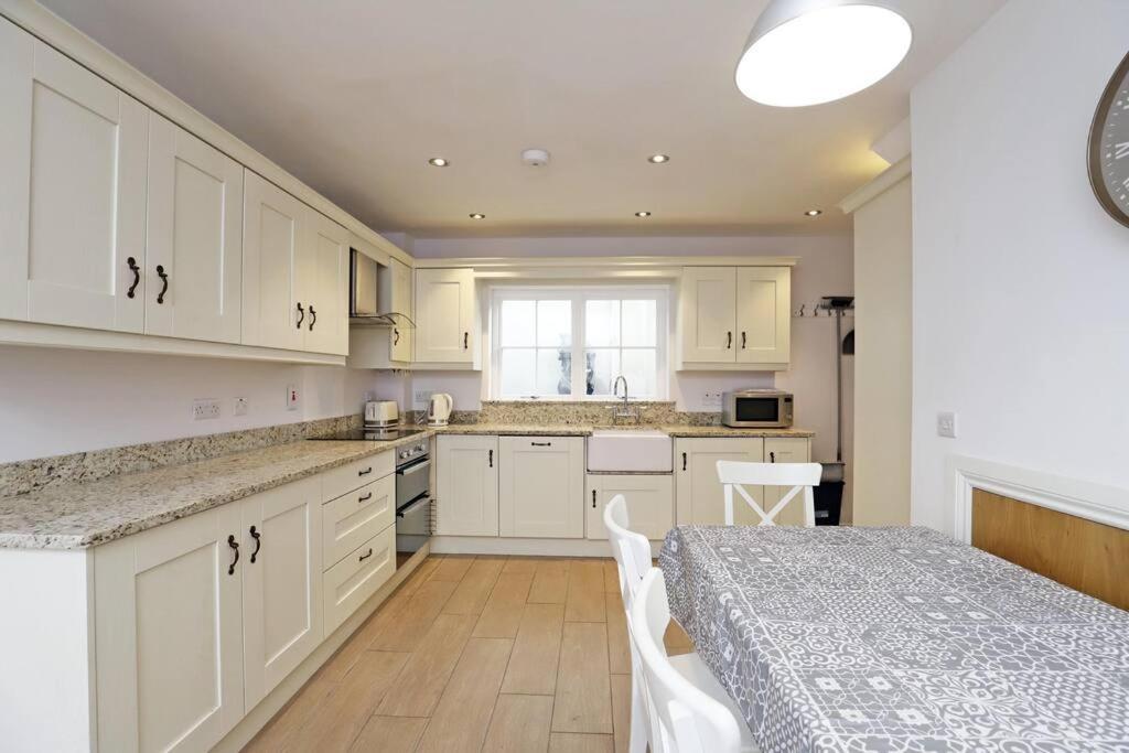 Royal Hillsborough Village Luxury Townhouse Kültér fotó